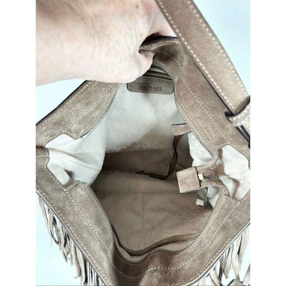 Michael Kors Billy Fringe Boho Crossbody Bag Taupe Suede Studded Western Style - Picture 5 of 16